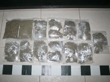 Tineri din Constanţa, prinşi cu droguri în zona Poarta 1